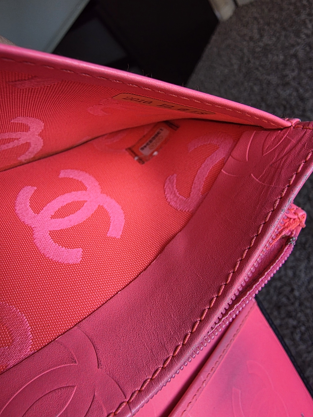 CHANEL Black Quilted Leather Cambon with Patent CC Emblem - Picture 4 of 12